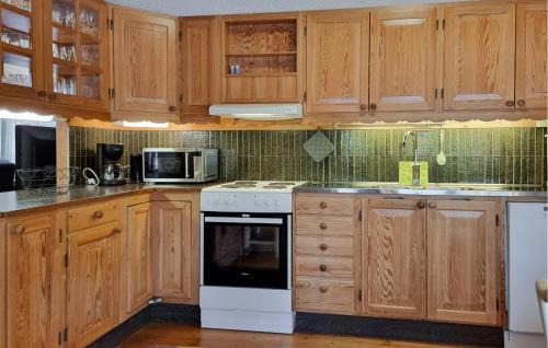 Broddetorp Casa | Awesome Home In Broddetorp With Wifi