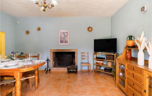 Calabazares Casa | Awesome Home In Cortegana With Wifi