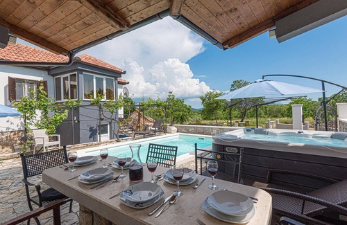 Gornje Danilo Casa | Impresionante casa en Danilo