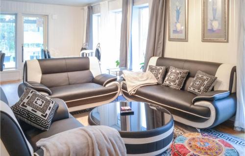 Varmdo Casa | Awesome Home In Djurhamn With Kitchen