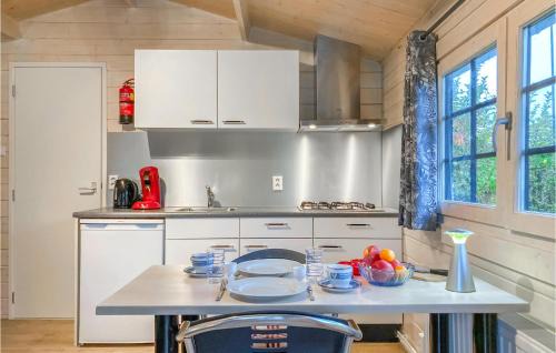 Heinkenszand Casa | Awesome Home In Heinkenszand With Wifi
