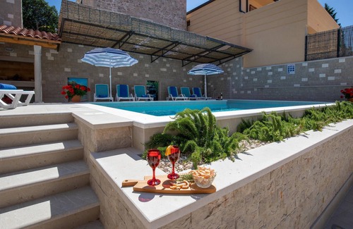 Kremena Casa | Impresionante casa en Klek con WiFi