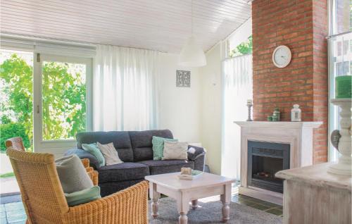 Lauwersoog Casa | Awesome Home In Lauwersoog With Kitchen
