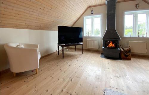 Lidhult Casa | Awesome Home In Lidhult With Lake View