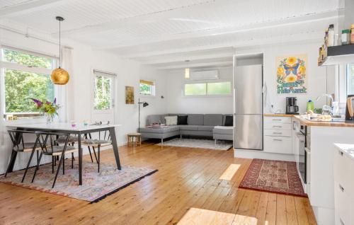 Olsted Casa | Awesome Home In Ølsted With Wifi