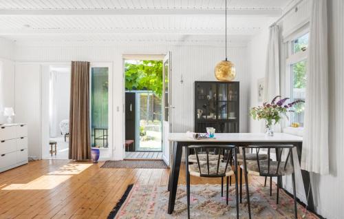 Olsted Casa | Awesome Home In Ølsted With Wifi