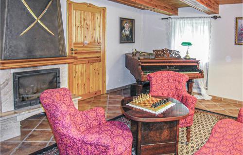 Pleszew Casa | Awesome Home In Pleszew With Wifi