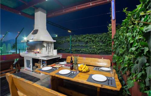 Dracevac Casa | Awesome Home In Split With Wifi