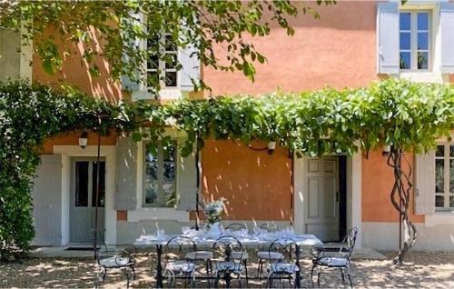Saint-Saturnin-les-Apt Casa | Awesome Home In St, Saturnin Les Apt,