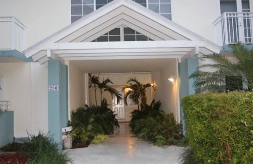 Key Biscayne Condominio | Impresionante y relajante 2Bdr / 1bthr. Excelente ubicación y valor.