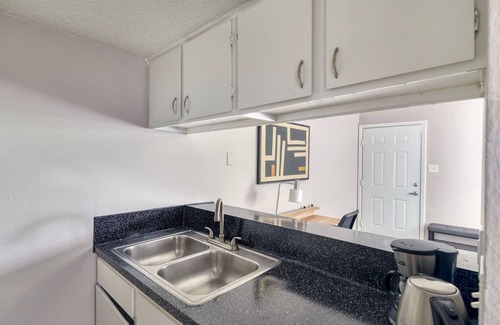 Dawson Apartamento | Awesome South Congress 1BR w/ A/C & Laundry, by Blueground