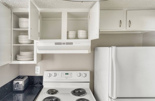 Dawson Apartamento | Awesome South Congress 1BR w/ A/C & Laundry, by Blueground