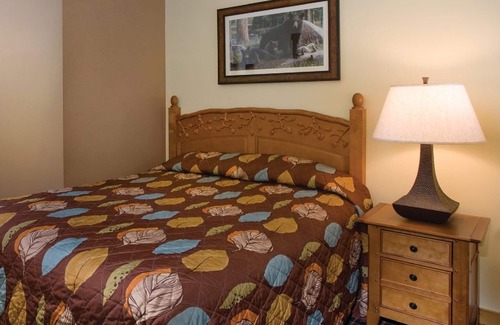 Whistler Creekside Complejo | ¡Impresionantes veranos y hermosos inviernos!