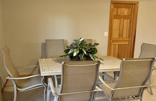 Northgate Casa | Awesome Vacation Getaway with 3 Queen beds, large Hot Tub, Air Hockey