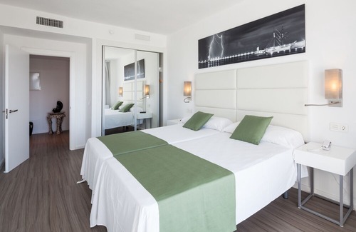 San Antonio Bay Apartamento | AxelBeach Ibiza Spa & Beach Club - Adults Only