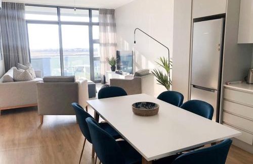 Century City Apartamento | Axis-Luxury Two Bedroom with Ocean and Mountain views - 3
