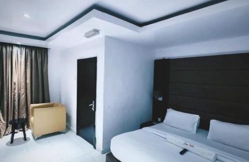 Ofin Hotel | Axor Hotel & Suites