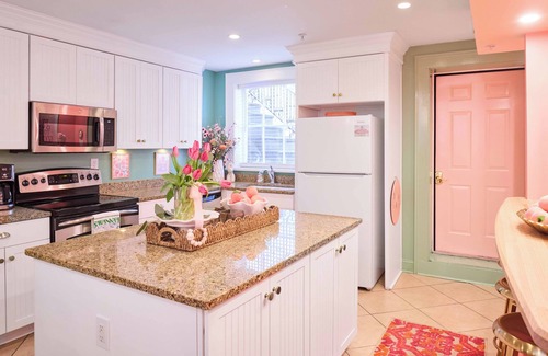 Historic District - North Casa | Aye Aye, Captain at York Street!