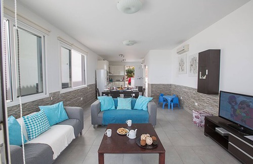 Ayia Thekla Cabaña | Ayia Napa Villa GV13 - una villa que tiene capacidad para 6 personas en 3 dormitorios