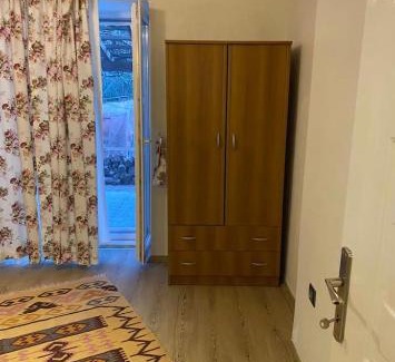 Ayvalik City Center Apartamento | Ayvalık Çamlıkta bahçeli, ferah ev