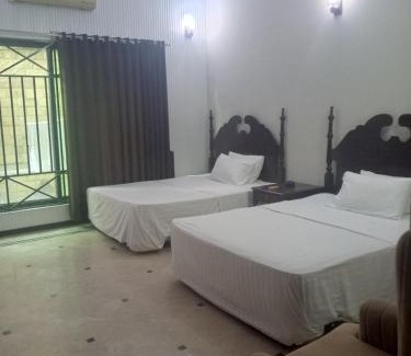 Islamabad Cama Y Desayuno | Ayyan Cottage G 10-2