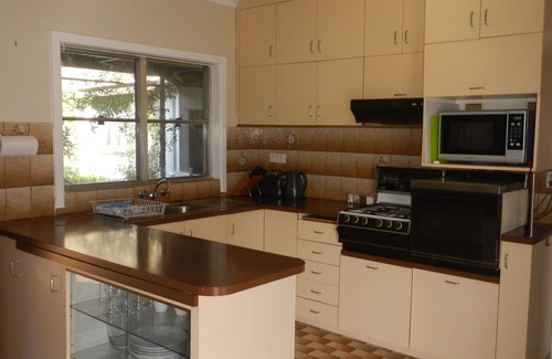 Warburton Casa | Azalea House - Alojamiento Familiar