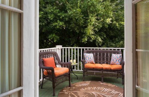 Historic Downtown Savannah Cama Y Desayuno | Azalea Inn and Villas