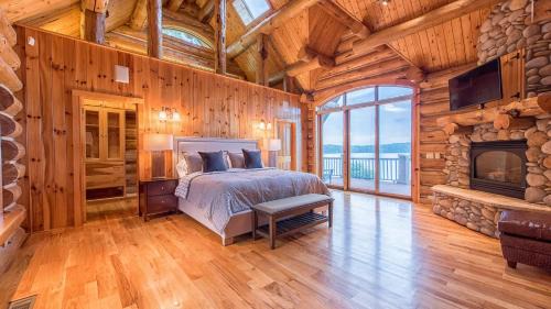 Lake Norman of Catawba Casa | Azalea Retreat- The Lodge by AvantStay Best View
