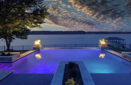 Lake Norman of Catawba Cabaña | Azalea Retreat- The Lodge by Avantstay Best View