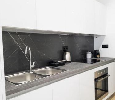 Piraeus Apartamento | Azalea Suite - 5 min drive to Piraeus Port