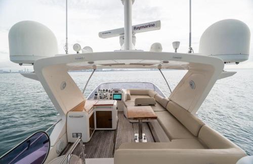 Amador Alquiler De Eote | Azimut 58