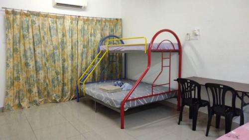 Seri Kembangan Apartamento | Azin Ramli Playhouz
