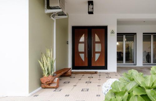 Ribeira Grande Casa | Azores Mountain View