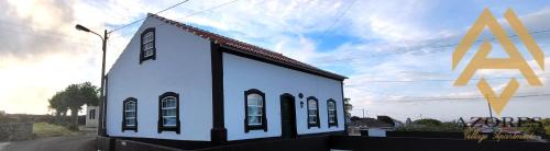 Praia da Vitoria Apartamento | Azores village apartments