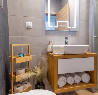 Saints Constantine and Helena Apartamento | Azur Alegria Studio by RV Apartments - free parking & pool