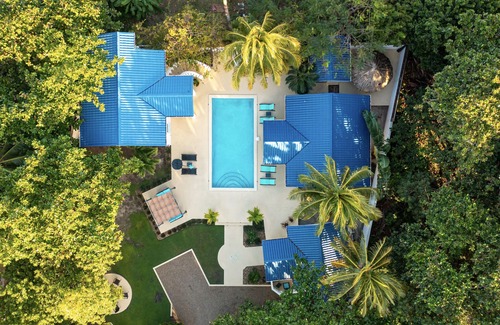 San Pedro Casa | AZUL VISTA VILLAS a private tropical estate with a fabulous pool for 12+ people!