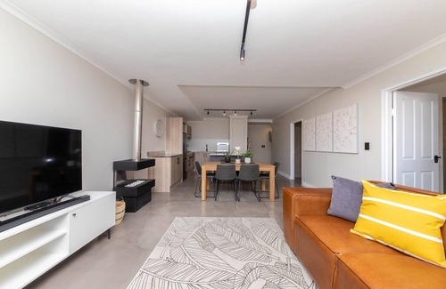 Big Bay Apartamento | Azure 22 - Loadshedding Free Apartment by HMH