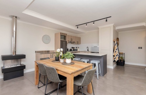 Big Bay Apartamento | Azure 22 - Loadshedding Free Apartment by HMH