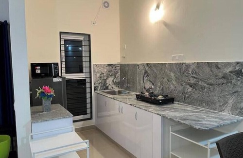 Krishnarajapura Apartamento | AZURE B1, 1RK - Studio Appt + Kitchen - No sharing