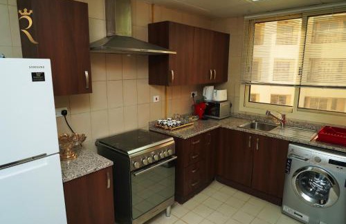 Baniyas East Apartamento | Azure Bliss - Cozy 1BR Haven in Baniyas, Near Baniyas Square
