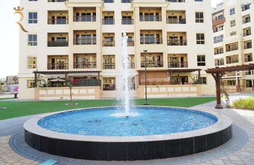 Baniyas East Apartamento | Azure Bliss - Cozy 1BR Haven in Baniyas, Near Baniyas Square