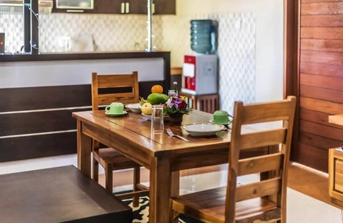Lodtunduh Apartamento | Azure House: the dive to bright holiday
