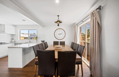 Clifton Springs Casa | Azure Majesty - Clifton's Grand Waterfront Haven