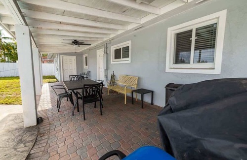 Boulevard Heights Casa | Relax & Unwind: 4BR Home w/ Pool in Hollywood