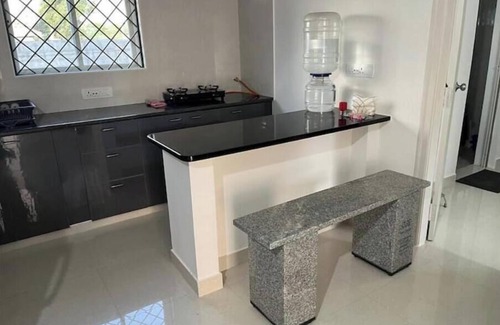 Krishnarajapura Apartamento | AZURE Suites A2 - 1BHK - 460sft - No Sharing - NEW