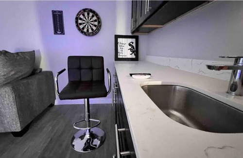 Indianapolis Casa | Azure Tri-Level Vaulted Luxury Loft Home Sleeps 12