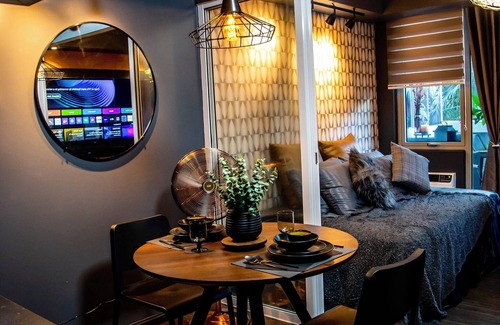 Don Bosco Condominio | Azure Urban Resort Residences Staycation by Solace Peak 1 bedroom with PS4
