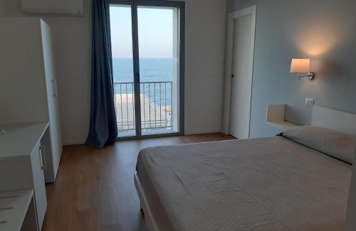 Marina di San Vito Cama Y Desayuno | Azzurromare
