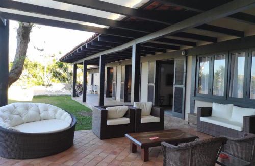 Cabo Frio Casa | Búzius na Praia da Ferradura Frente mar