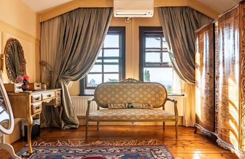 Adalar Hotel | Büyükada Anastasia Meziki History Mansion